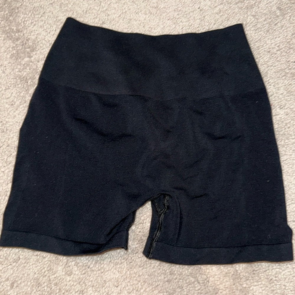 Alphalete Amplify Shorts 4”